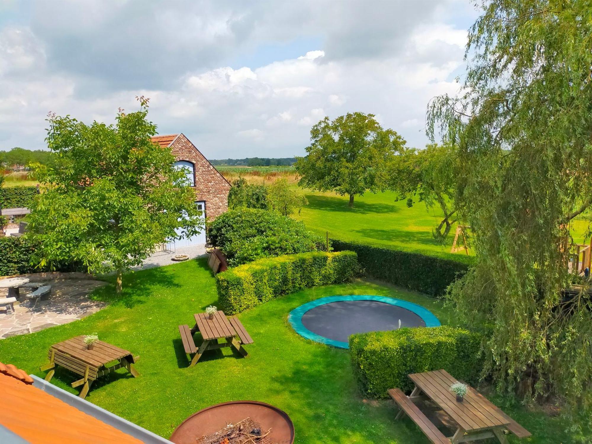 Aan De Molenberg Bed & Breakfast Broekhuizen  Ngoại thất bức ảnh